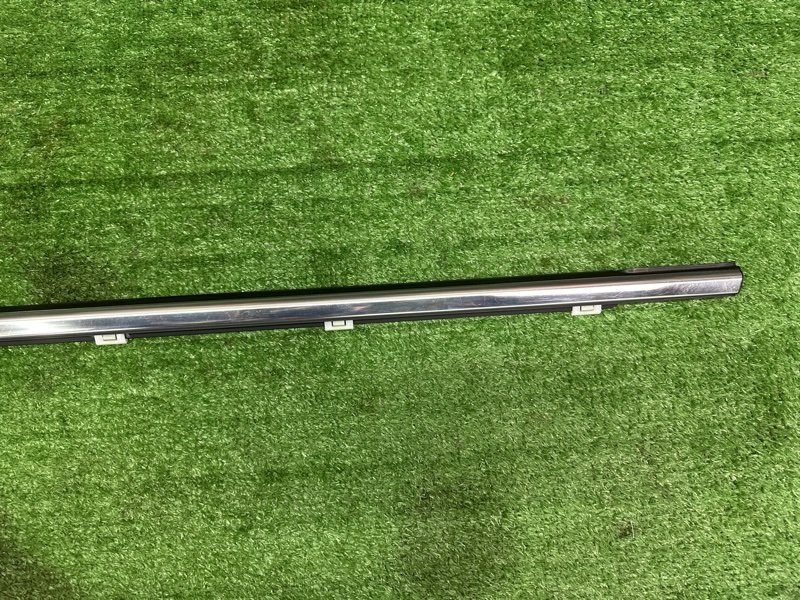 Уплотнитель стекла наружный(Бархотка) Хром Kia Ceed 2 2015 SW