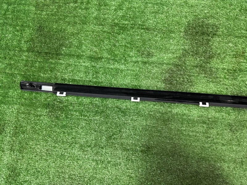 Уплотнитель стекла наружный(Бархотка) Хром Kia Ceed 2 2015 SW