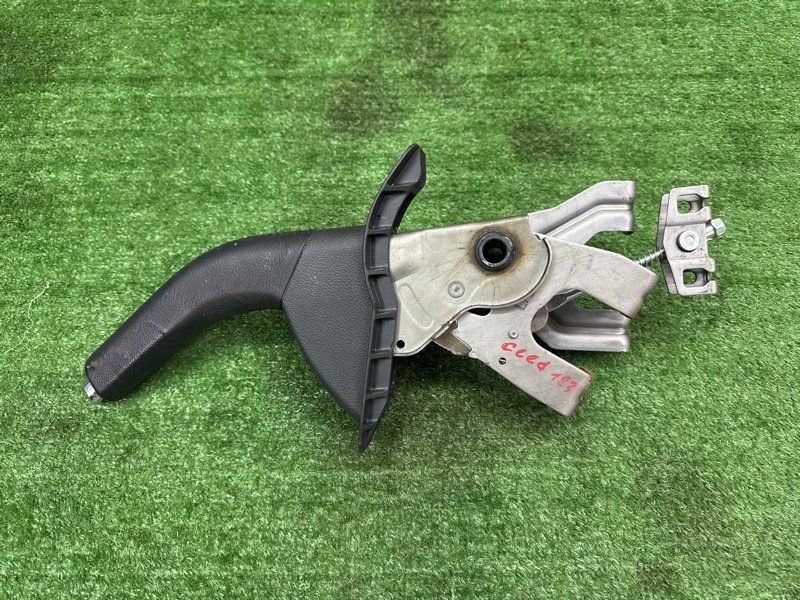 Рычаг стояночного тормоза (ручник) Kia Ceed 2 2015 SW