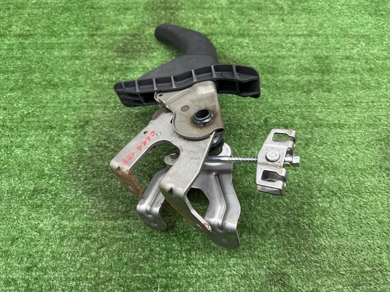 Рычаг стояночного тормоза (ручник) Kia Ceed 2 2015 SW