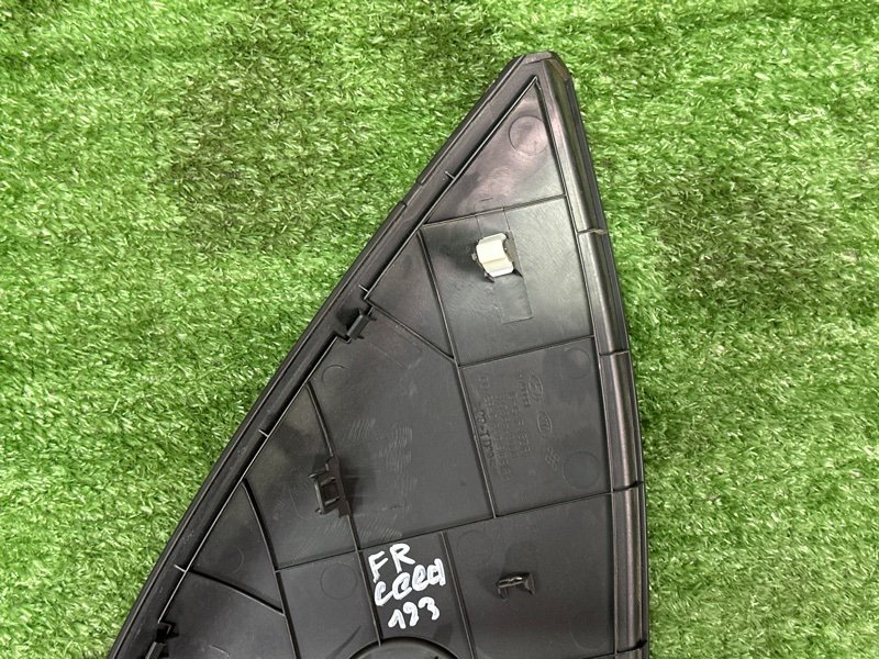 Накладка торпедо боковая Kia Ceed 2 2015 SW