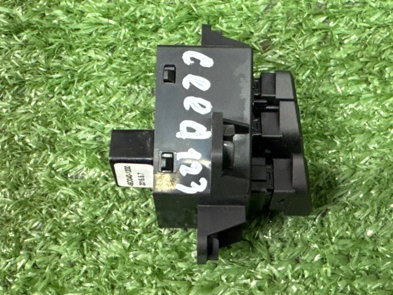 Блок кнопок Kia Ceed 2 2015 SW