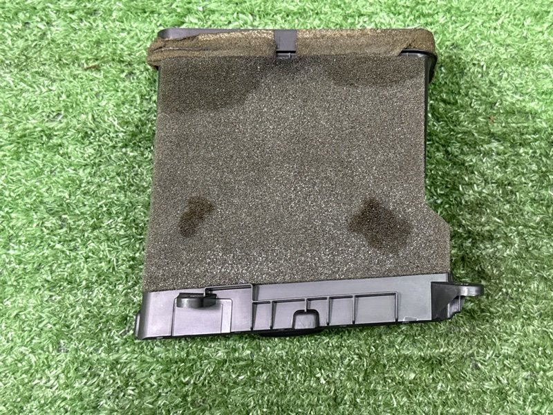 Дефлектор отопителя центральный Kia Ceed 2 2015 SW