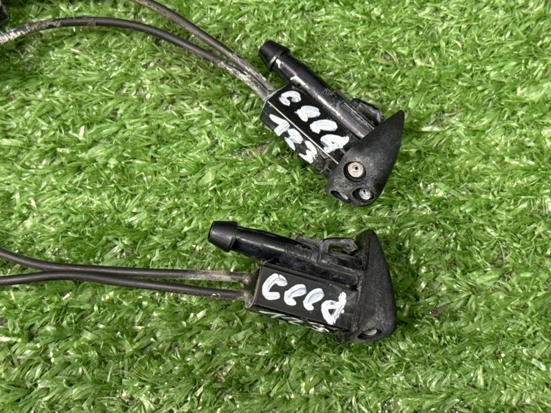 Форсунки омывателя лобового стекла с подогревом Kia Ceed 2 2015 SW