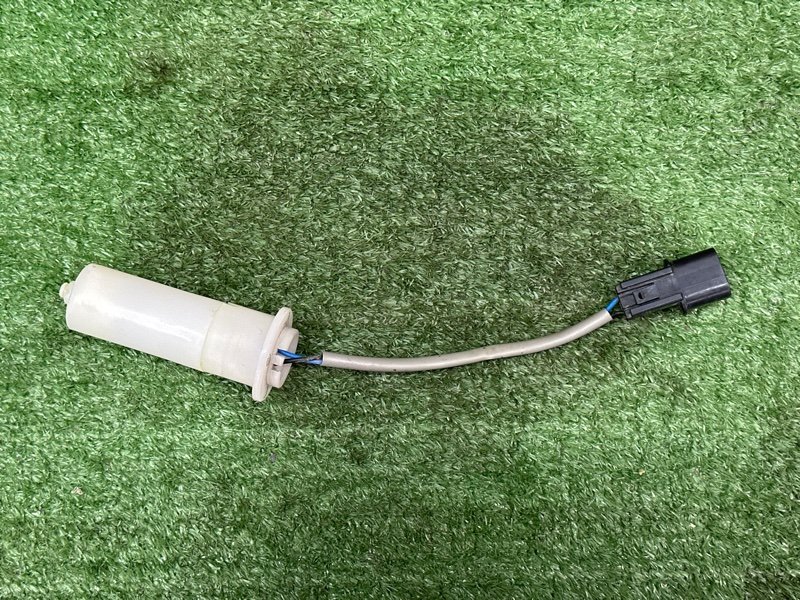 Датчик уровня бачка омывателя Kia Ceed 2 2015 SW