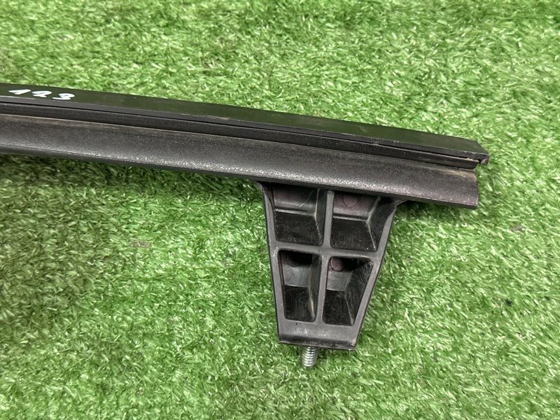 Направляющая стекла двери Kia Ceed 2 2015 SW