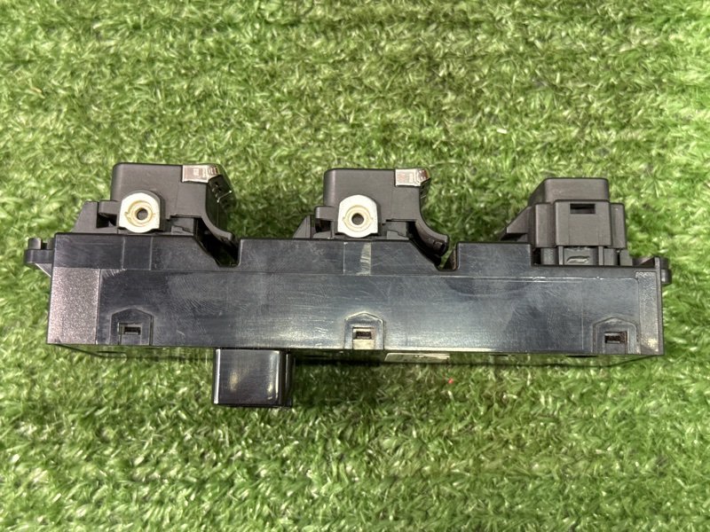 Блок управления стеклоподъемниками Kia Ceed 2 2015 SW