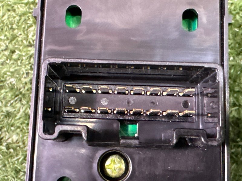 Блок управления стеклоподъемниками Kia Ceed 2 2015 SW