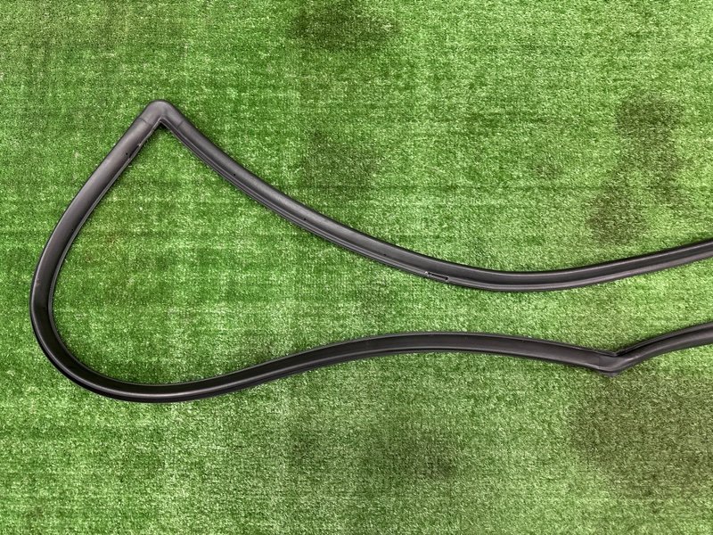 Уплотнитель двери Kia Ceed 2 2015 SW