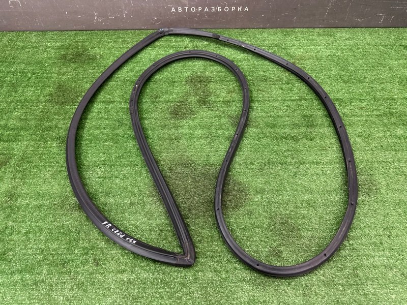 Уплотнитель двери Kia Ceed 2 2015 SW