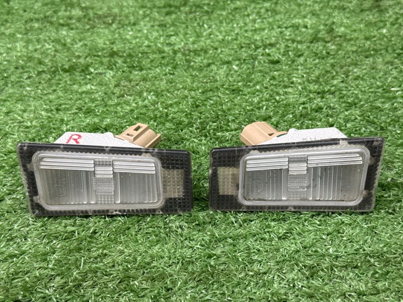 Плафон подсветки номера Kia Ceed 2 2015 SW