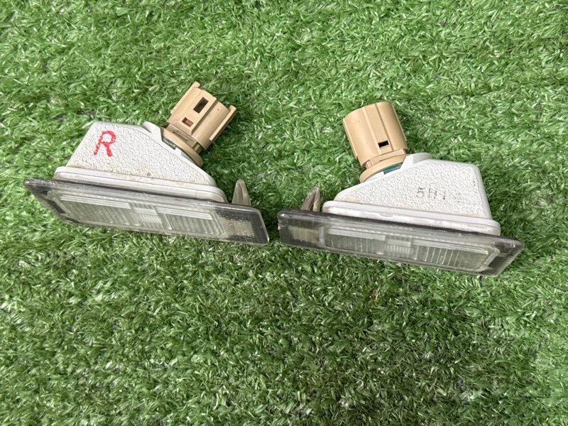 Плафон подсветки номера Kia Ceed 2 2015 SW