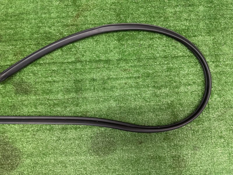 Уплотнитель двери Kia Ceed 2 2015 SW