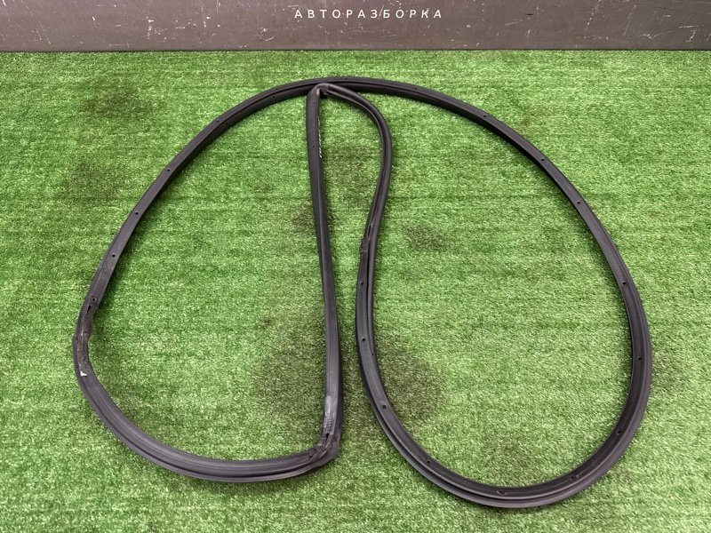 Уплотнитель двери Kia Ceed 2 2015 SW