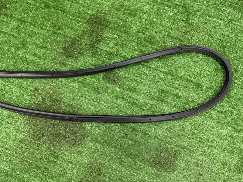 Уплотнитель двери Kia Ceed 2 2015 SW