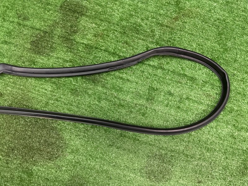 Уплотнитель двери Kia Ceed 2 2015 SW