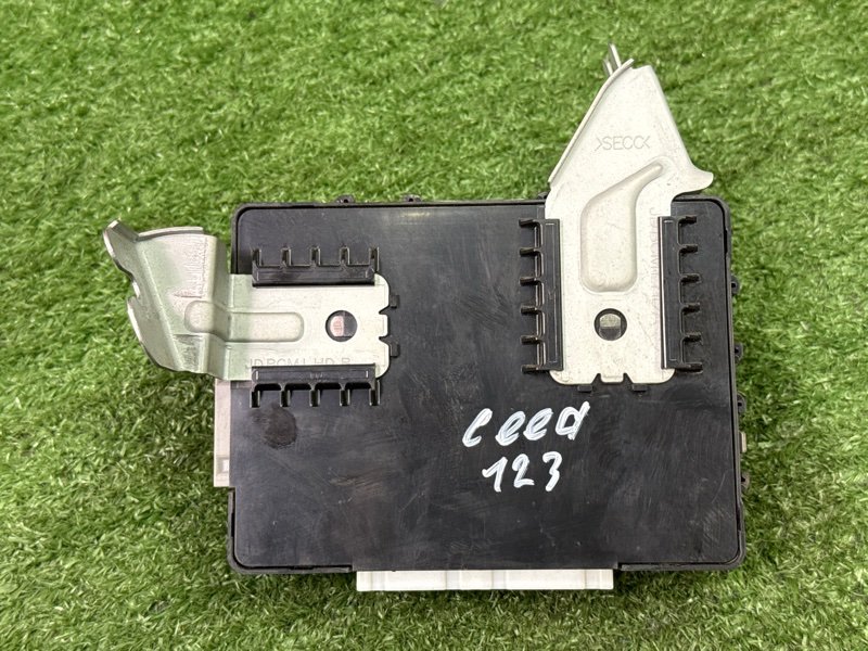 Блок комфорта(BCM) Kia Ceed 2 2015 SW