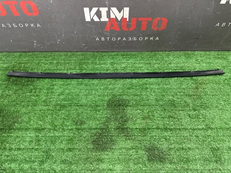 Уплотнитель капота Kia Ceed 2 2015 SW
