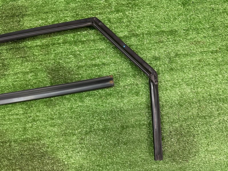 Уплотнитель стекла двери Kia Ceed 2 2015 SW