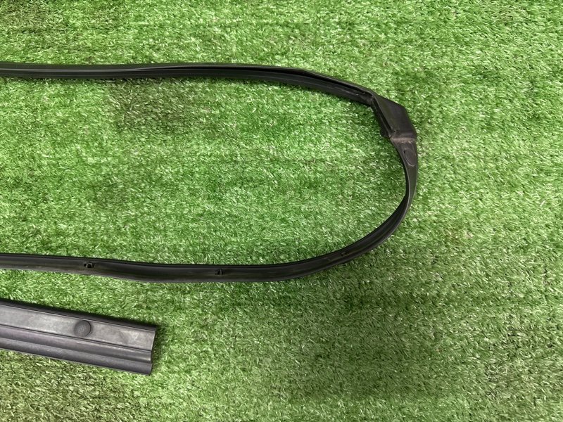 Уплотнитель двери Kia Ceed 2 2015 SW