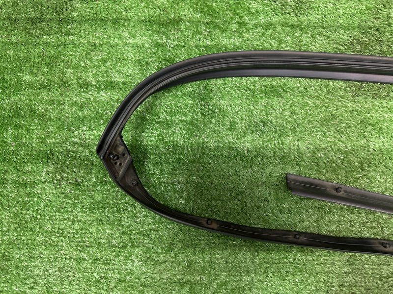 Уплотнитель двери Kia Ceed 2 2015 SW