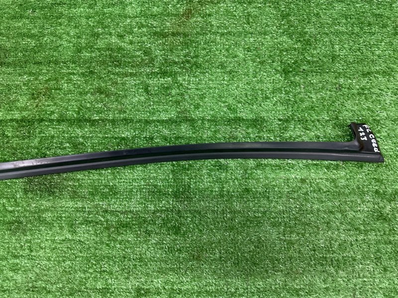 Уплотнитель двери Kia Ceed 2 2015 SW