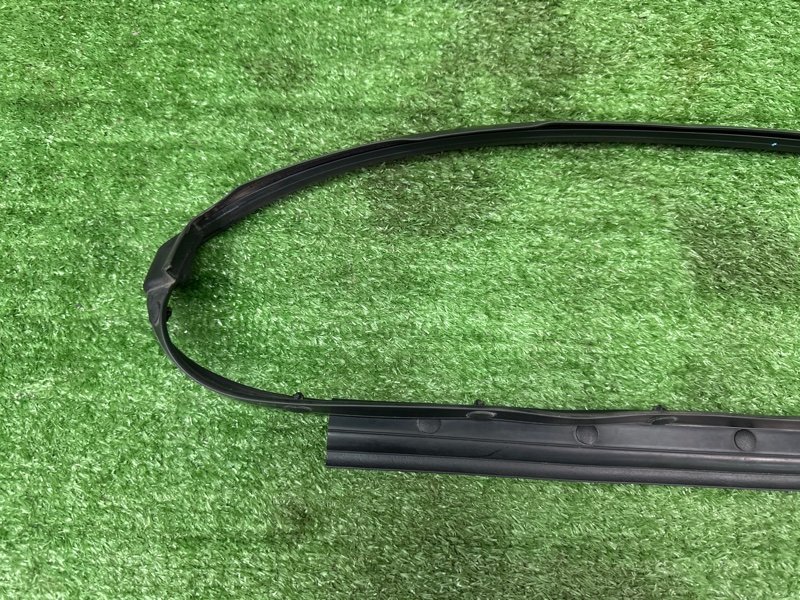 Уплотнитель двери Kia Ceed 2 2015 SW