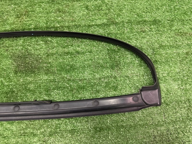 Уплотнитель двери Kia Ceed 2 2015 SW