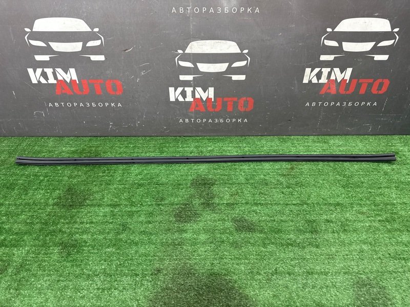 Уплотнитель жабо Kia Ceed 2 2015 SW