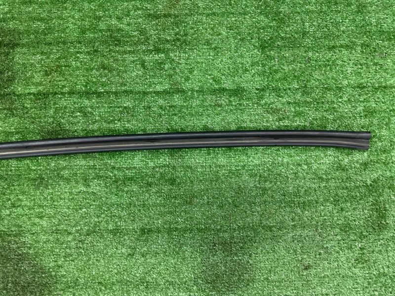 Уплотнитель жабо Kia Ceed 2 2015 SW