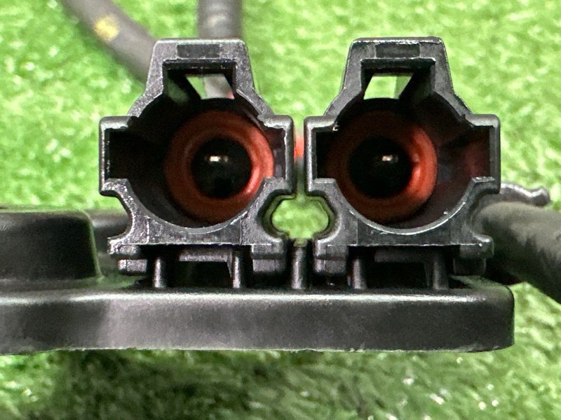 Проводка форсунок омывателя Kia Ceed 2 2015 SW