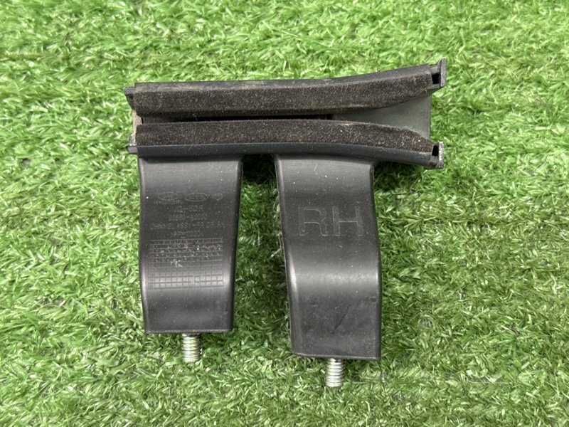 Направляющая стекла двери Kia Ceed 2 2015 SW