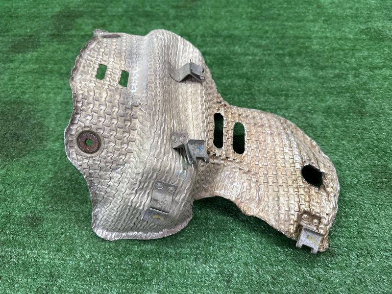 Тепловой экран выпускного коллектора Kia Ceed 2 2015 SW