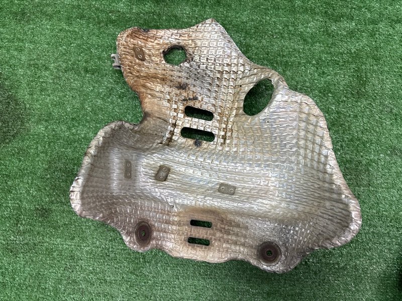 Тепловой экран выпускного коллектора Kia Ceed 2 2015 SW