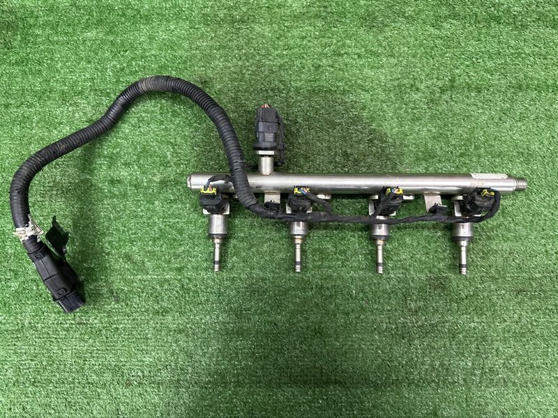 Топливная рейка с форсунками Kia Ceed 2 2015 SW