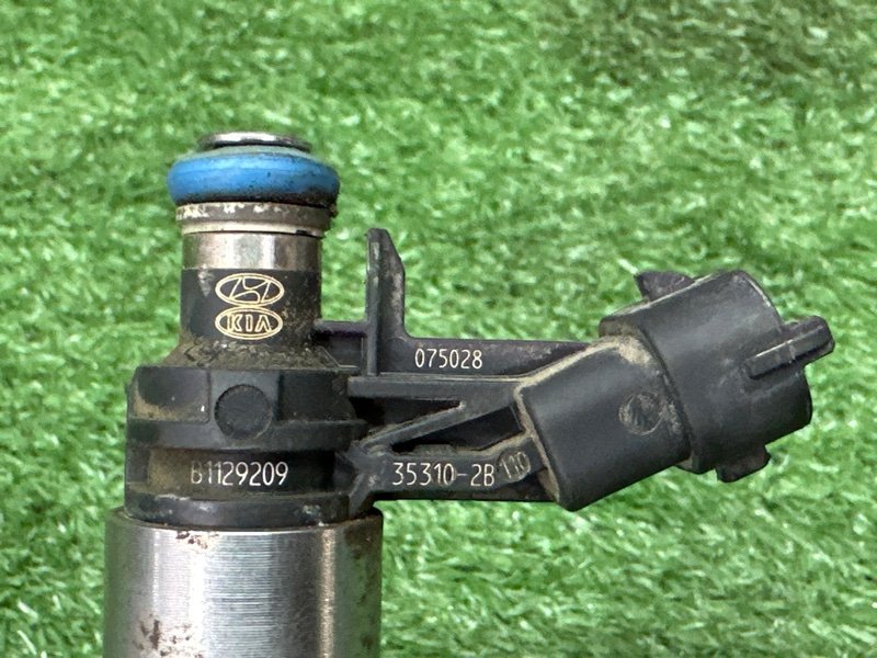 Топливная рейка с форсунками Kia Ceed 2 2015 SW