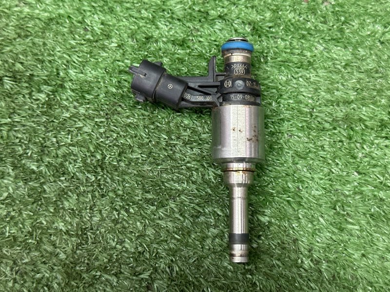 Топливная рейка с форсунками Kia Ceed 2 2015 SW