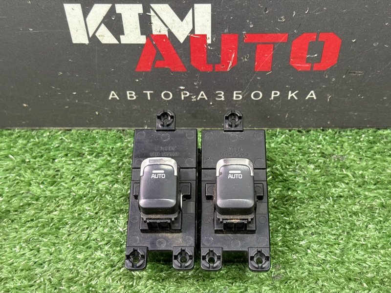Кнопка стеклоподъемника Kia Ceed 2 2015 SW