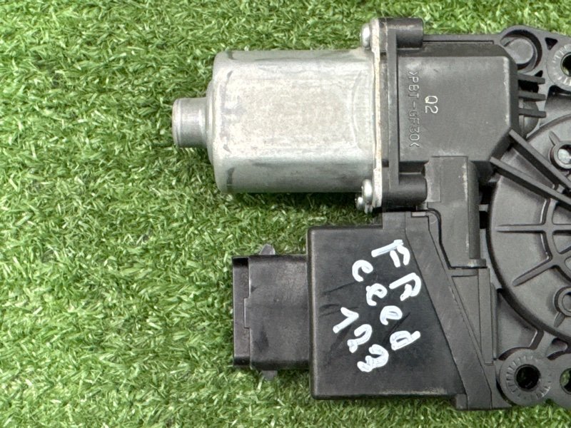 Мотор стеклоподъемника Kia Ceed 2 2015 SW