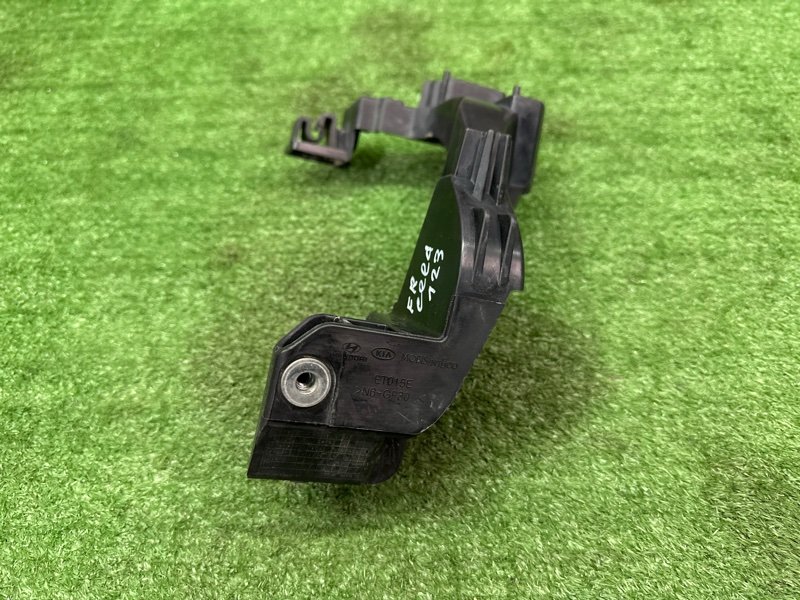 Кронштейн фары Kia Ceed 2 2015 SW