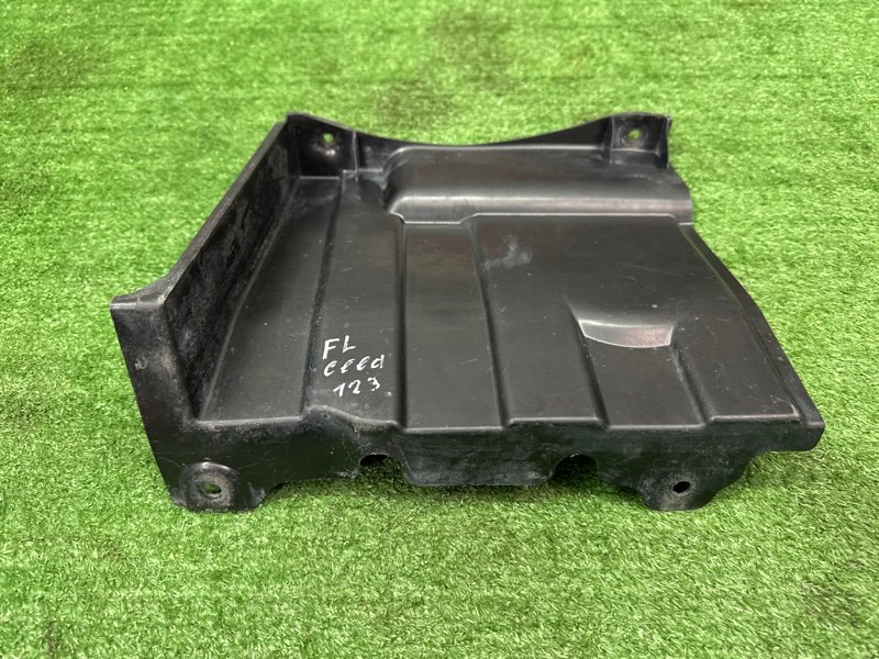 Пыльник двигателя Kia Ceed 2 2015 SW