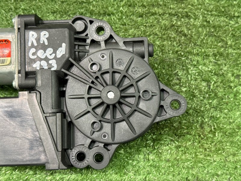 Мотор стеклоподъемника Kia Ceed 2 2015 SW