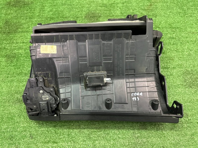 Бардачок Kia Ceed 2 2015 SW