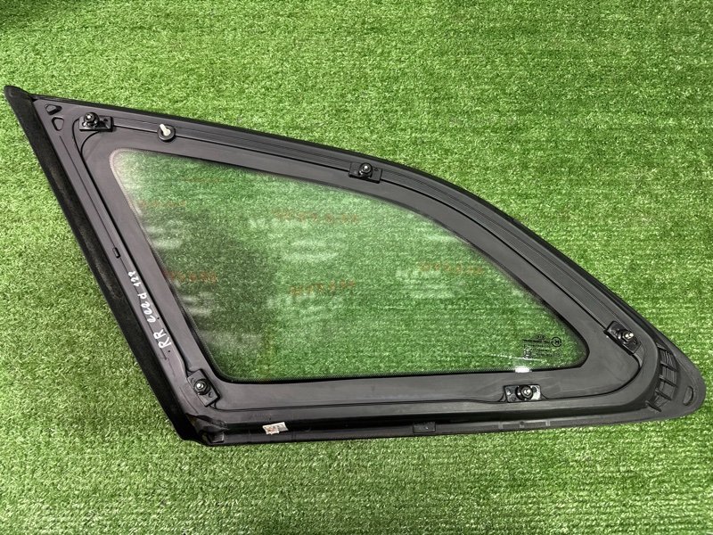 Стекло глухое заднее Kia Ceed 2 2015 SW