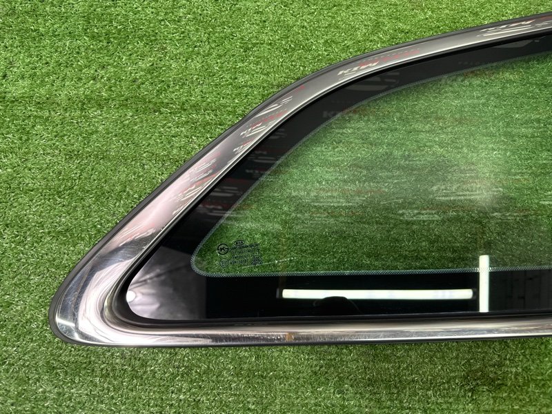 Стекло глухое заднее Kia Ceed 2 2015 SW