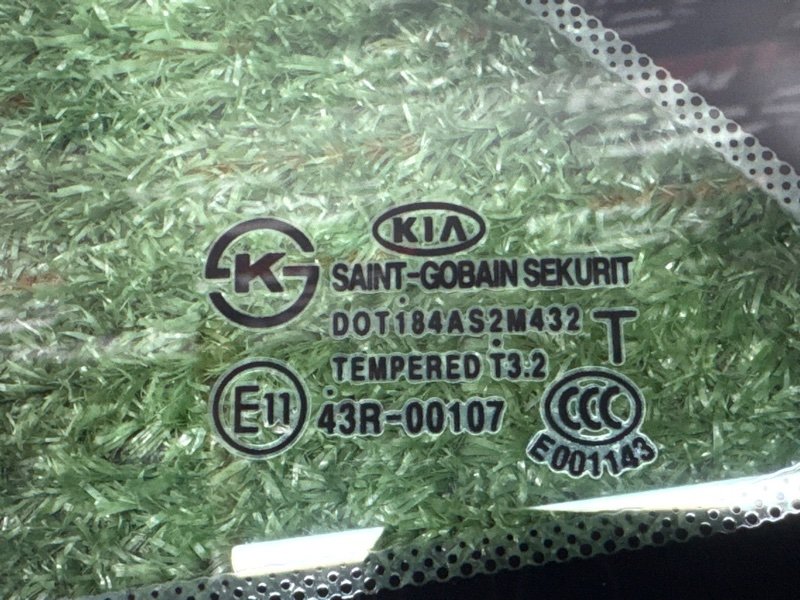 Стекло глухое заднее Kia Ceed 2 2015 SW