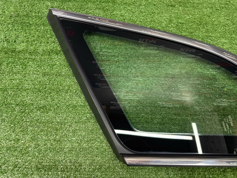 Стекло глухое заднее Kia Ceed 2 2015 SW