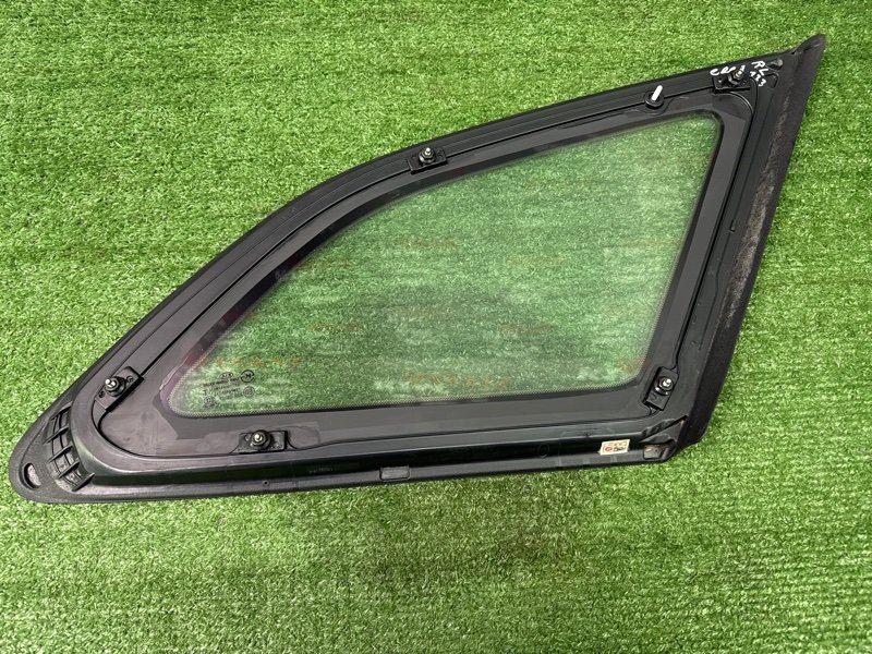 Стекло глухое заднее Kia Ceed 2 2015 SW