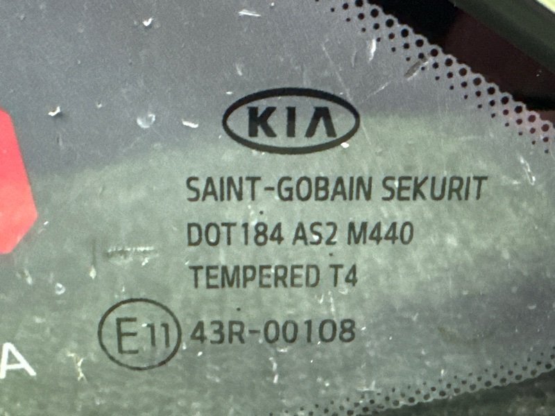 Стекло кузовное Kia Ceed 2 2015 SW