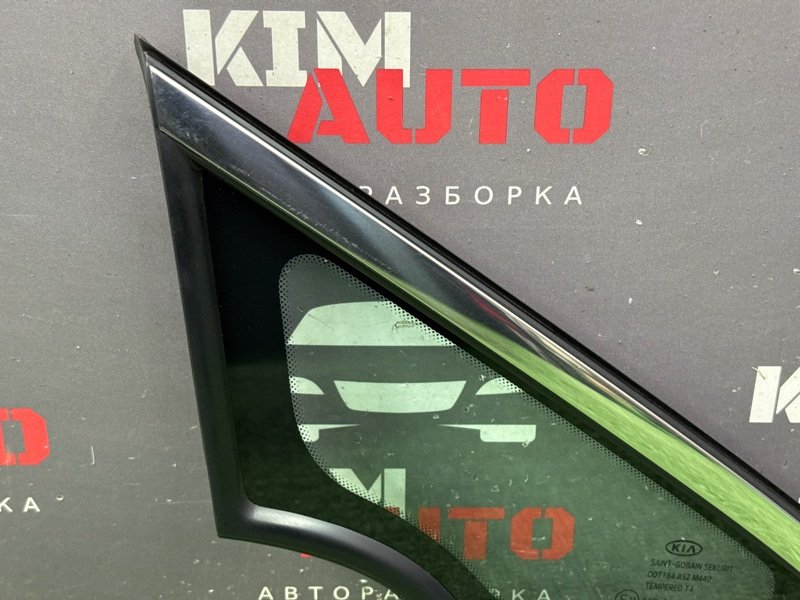 Стекло кузовное Kia Ceed 2 2015 SW